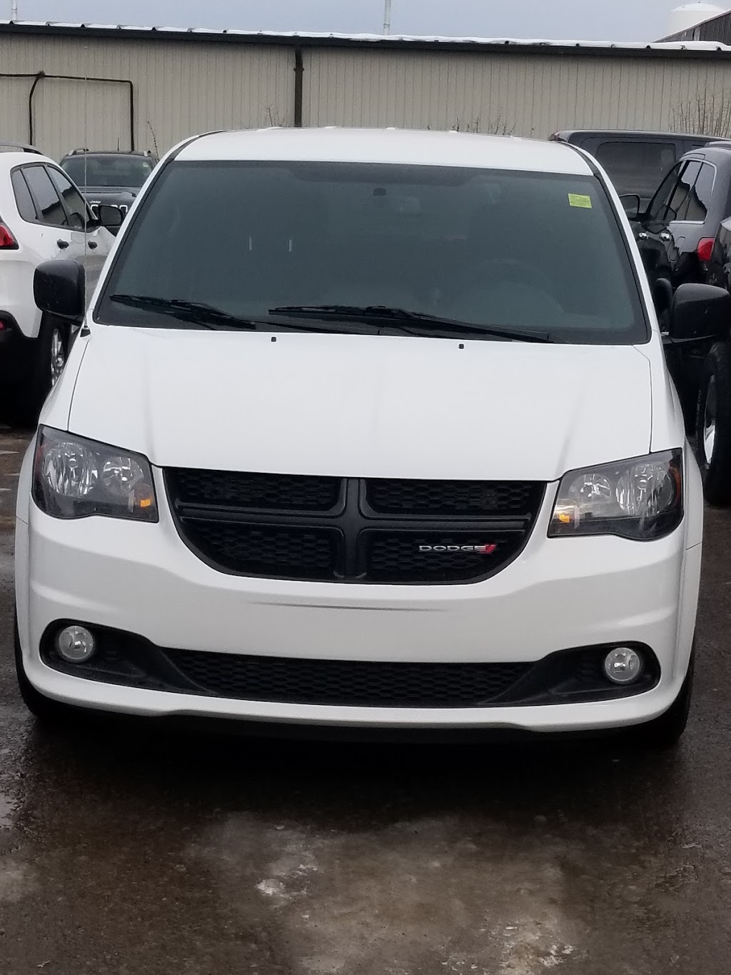 Renfrew Chrysler Ontario | 376 OBrien Rd, Renfrew, ON K7V 3Z2, Canada | Phone: (888) 669-3319