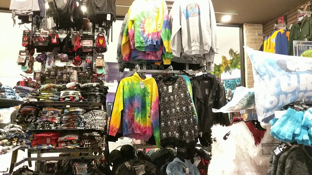 Hot Topic | First Level, 100 Anderson Rd SE Unit #7, Calgary, AB T2J 3V1, Canada | Phone: (403) 726-7811