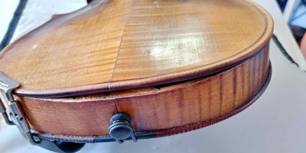 Luthier daniel authier | 695 Chemin de St Robert, Saint-Robert, QC J0G 1S0, Canada | Phone: (450) 881-1507