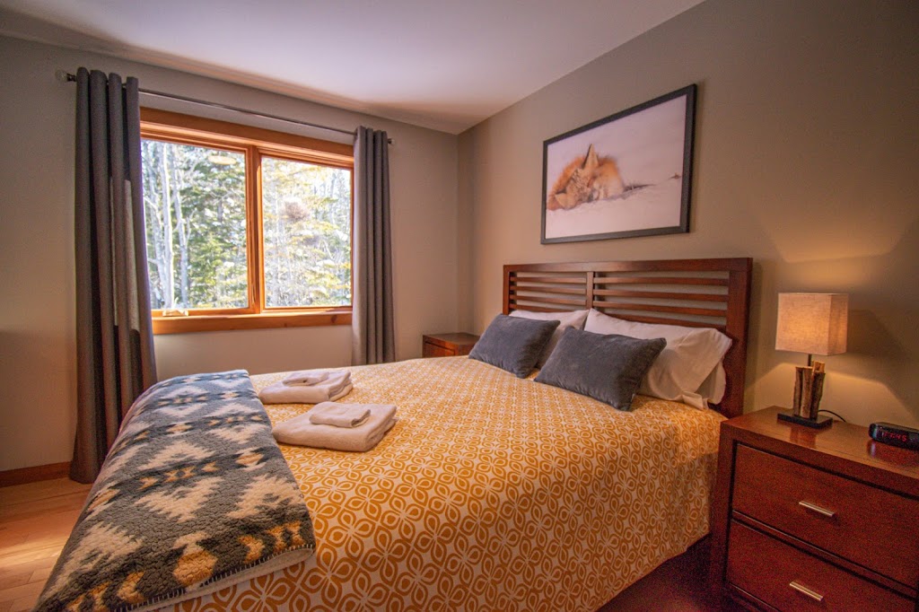 Chalet Älpha-Ö | 6 Chemin de la Claudia, Petite-Rivière-Saint-François, QC G0A 2L0, Canada | Phone: (418) 271-0739