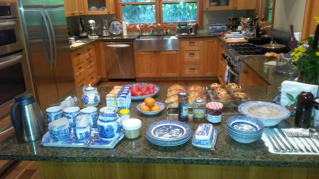 Mt. Geoffrey Bed and Breakfast | 1645 Lea Smith Rd, Hornby Island, BC V0R 1Z0, Canada | Phone: (250) 335-3025