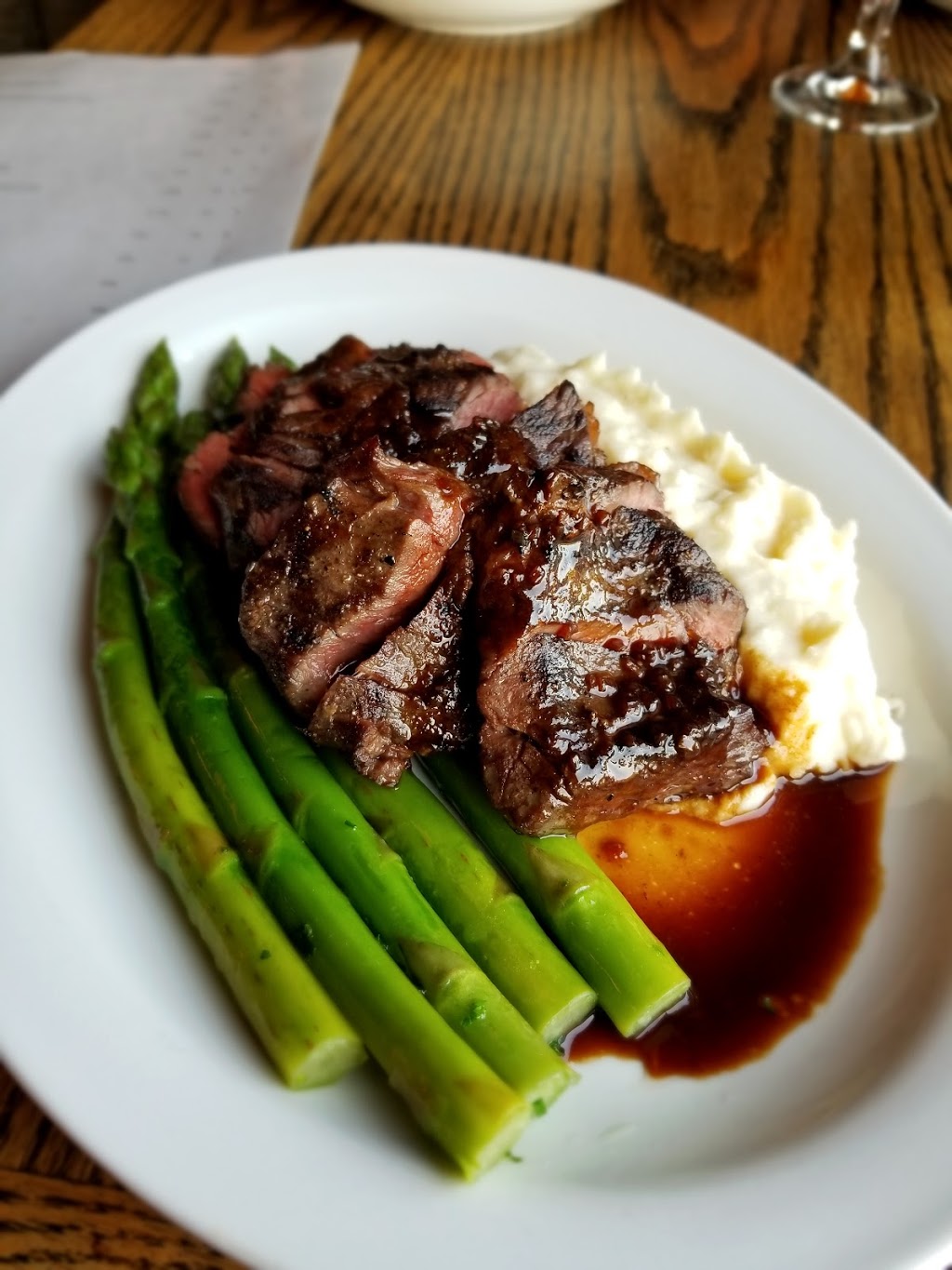 Wellington Gastropub | 1325 Wellington Street West, Ottawa, ON K1Y 3B6, Canada | Phone: (613) 729-1315
