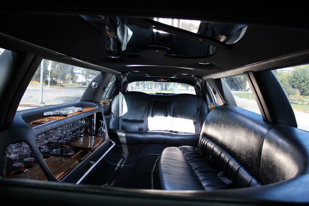 Paradise Limousine Service | 80 Plaza Dr #2614, Winnipeg, MB R3T 5S2, Canada | Phone: (246) 438-3842