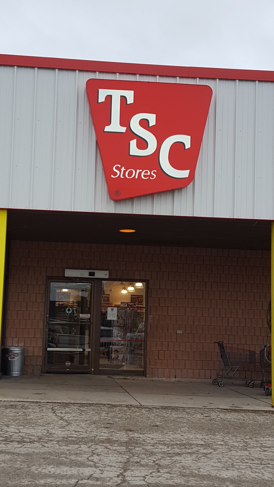 TSC Stores | 445 Main St N, Mount Forest, ON N0G 2L1, Canada | Phone: (519) 323-9280