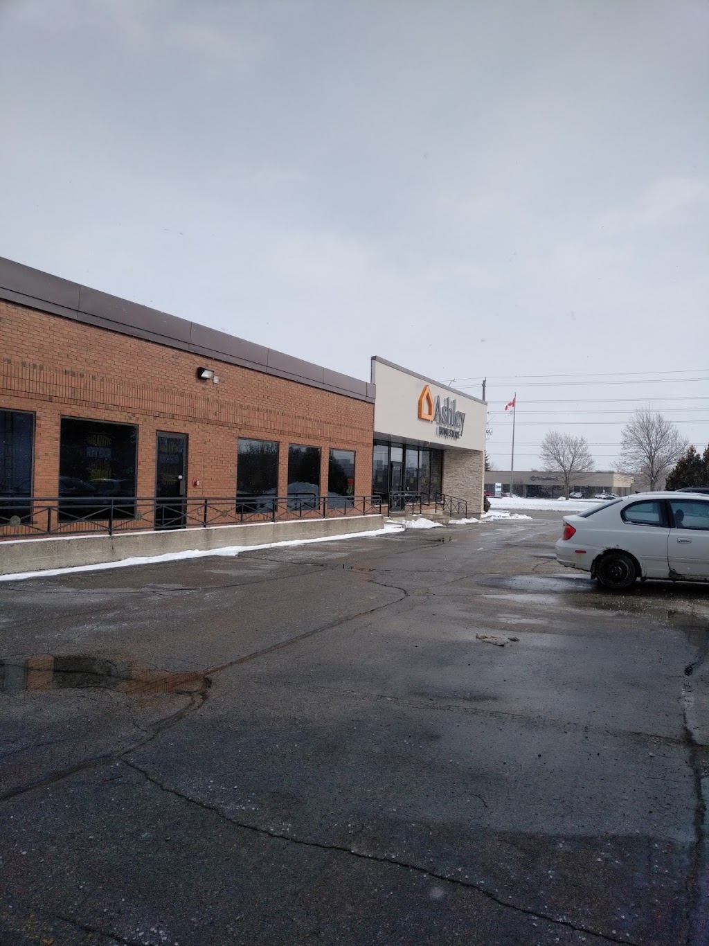 Ashley HomeStore | 389 Woodlawn Rd W, Guelph, ON N1H 7M1, Canada | Phone: (226) 780-1373