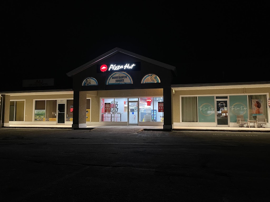 Pizza Hut Greenwood | 780 Central Ave, Greenwood, NS B0P 1N0, Canada | Phone: (902) 765-2233