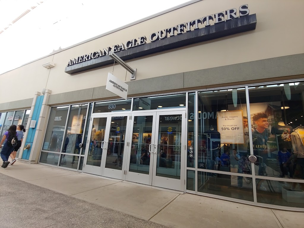 American Eagle Outfitters | TORONTO PREMIUM OUTLETS, 13850 Steeles Ave Suite 830, Halton Hills, ON L7G 5G2, Canada | Phone: (905) 875-2796