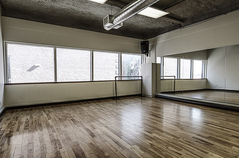 Studio Bizz Iberville | 2488 Avenue du Mont-Royal E, Montréal, QC H2H 1L3, Canada | Phone: (514) 526-2499