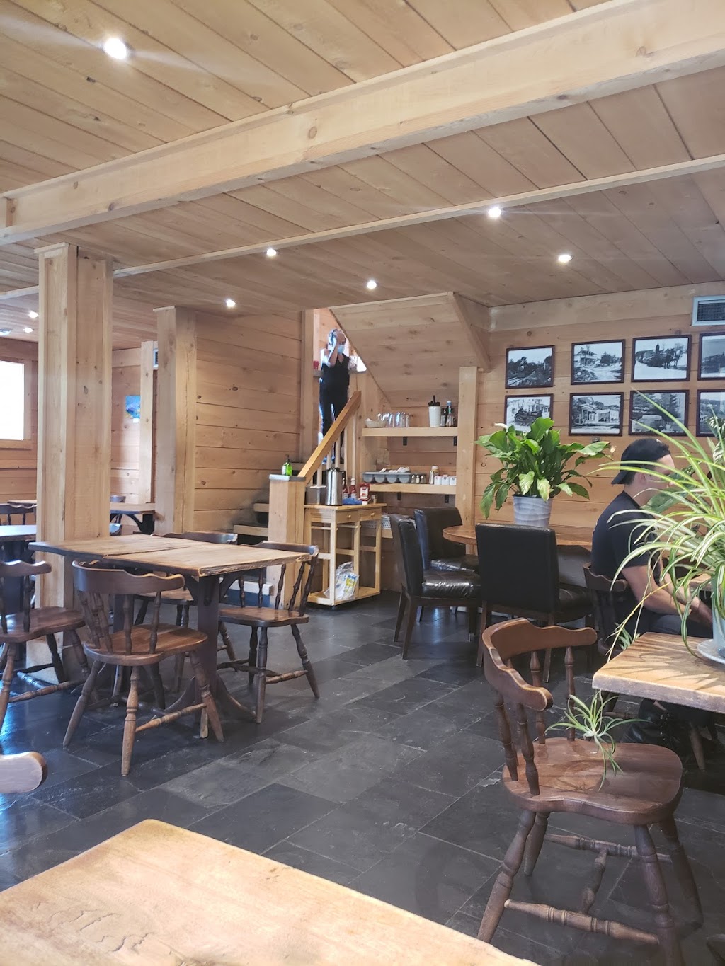 Restaurant La Fouine | 139 Chemin Watchorn, Morin-Heights, QC J0R 1H0, Canada | Phone: (450) 226-8848