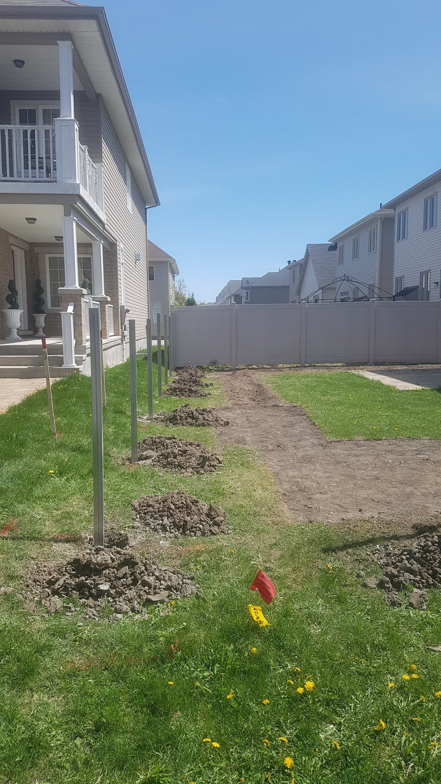 Total Fence | 1740 Queensdale Ave, Gloucester, ON K1T 1J6, Canada | Phone: (613) 733-9303