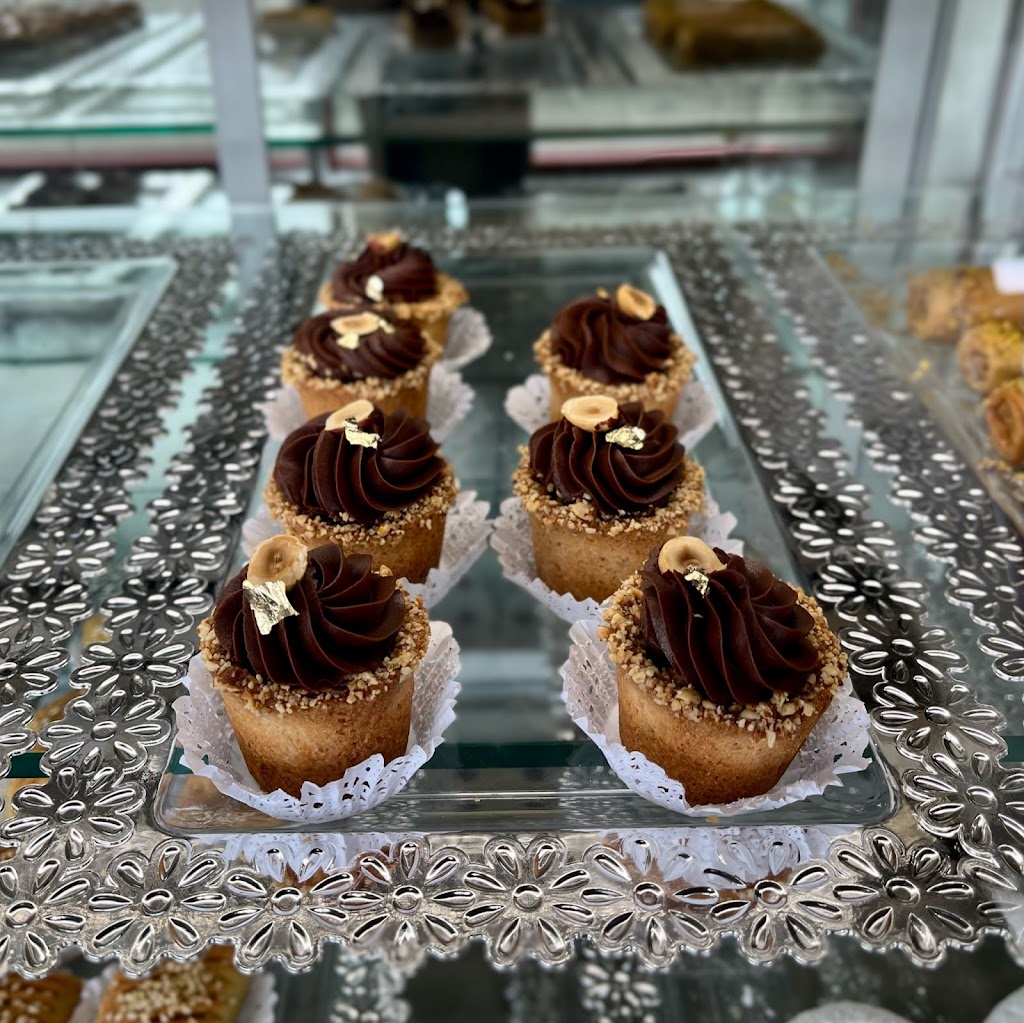 Boulangerie Pâtisserie La Cerise Sur Le Gateau | 579b Bd Lacombe, Repentigny, QC J5Z 4R7, Canada | Phone: (514) 651-0196
