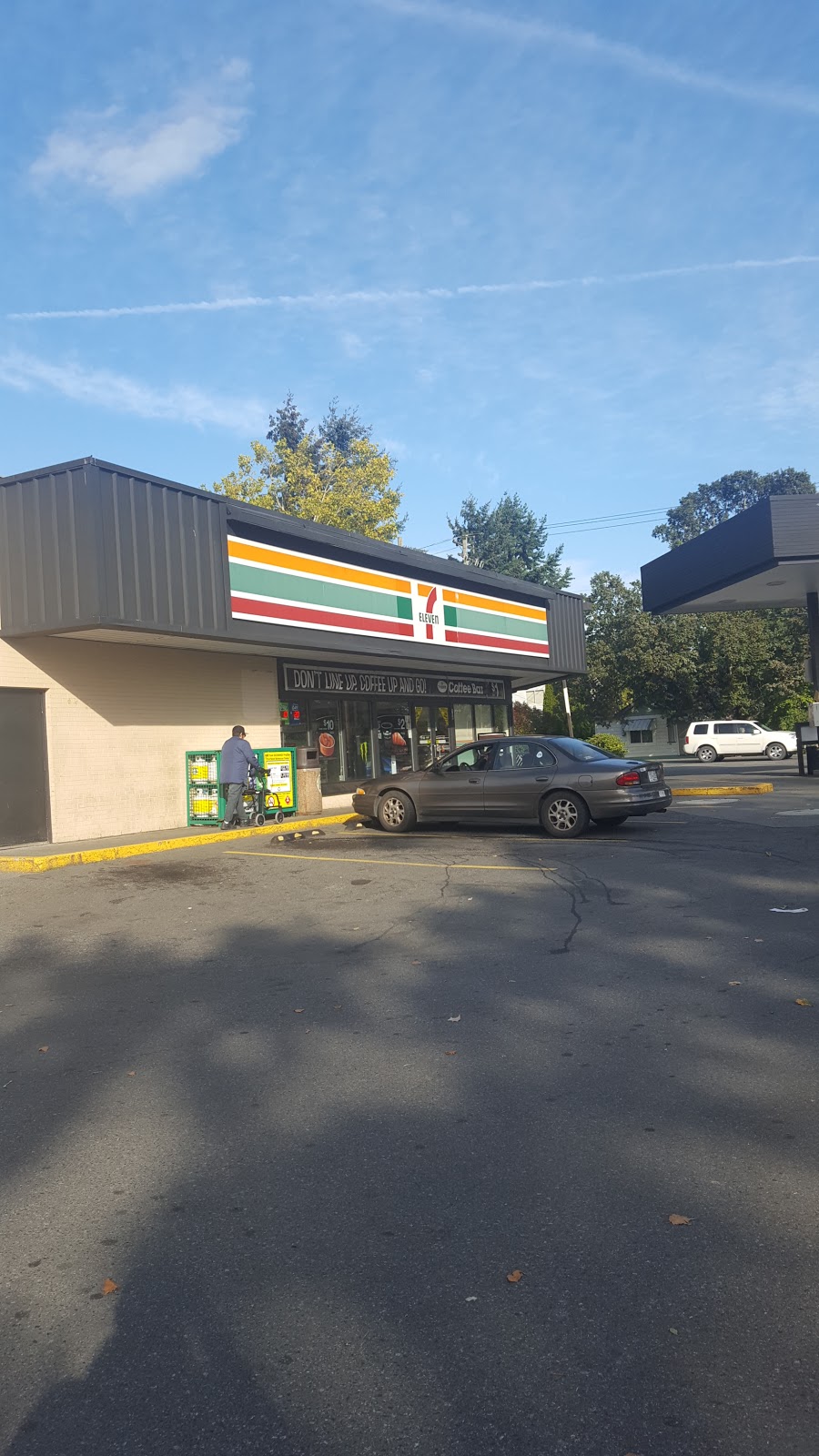 7-Eleven | 506 Fifth St, Nanaimo, BC V9R 1P1, Canada | Phone: (250) 754-5631