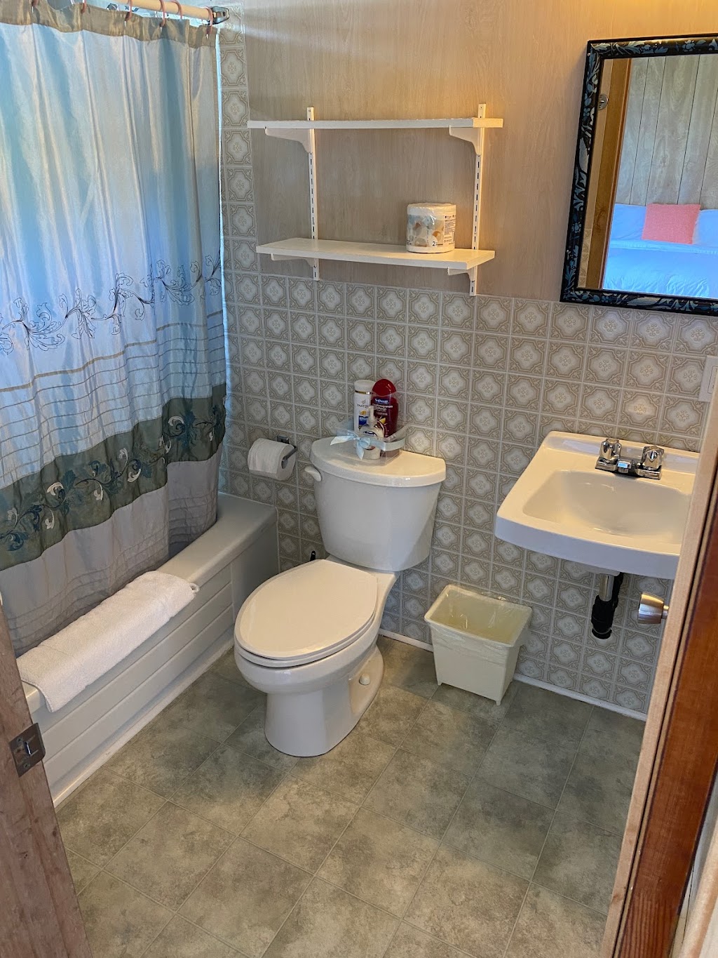 Rachels Motel & Cottages | 4827 Trans-Canada Hwy, Belfast, PE C0A 1A0, Canada | Phone: (902) 659-2874