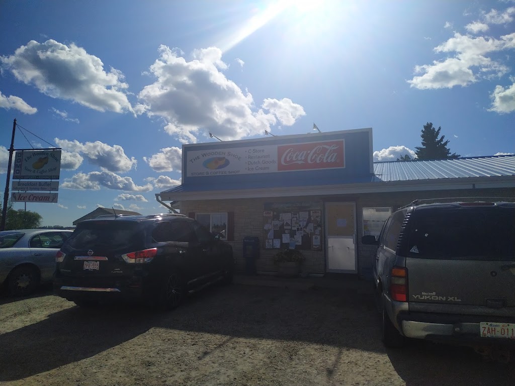 The Wooden Shoe | 40 Lakeview Ave, Gull Lake, AB T4L 2N1, Canada | Phone: (403) 748-2000