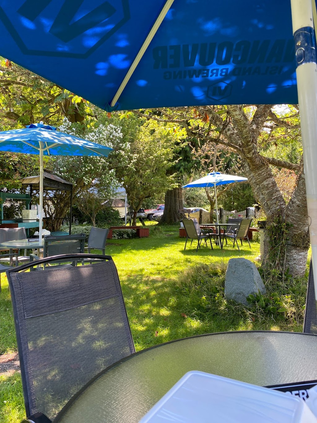 Fish Tales Cafe | 3336 Island Hwy W, Qualicum Beach, BC V9K 2B3, Canada | Phone: (250) 752-6053