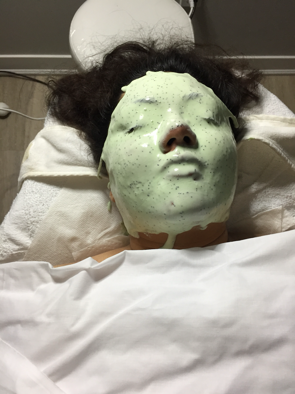 Luminous Laser & Spa | 298 Enfield Pl, Mississauga, ON L5B 3E2, Canada | Phone: (416) 710-5686