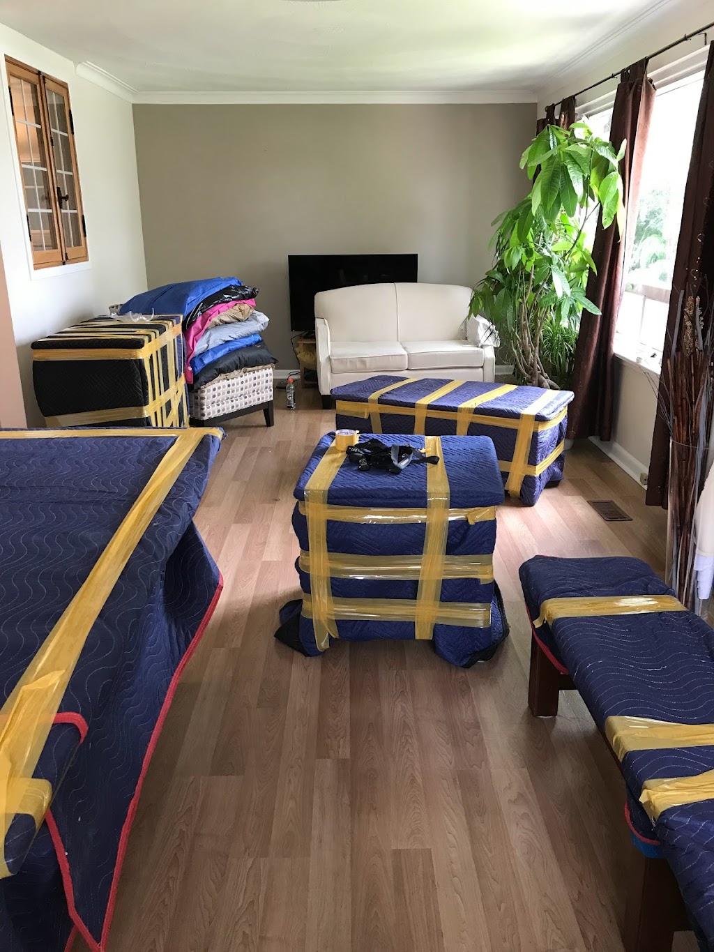 G-FORCE Moving Company Oshawa | 242 Madawaska Ave, Oshawa, ON L1J 1E5, Canada | Phone: (647) 774-5686