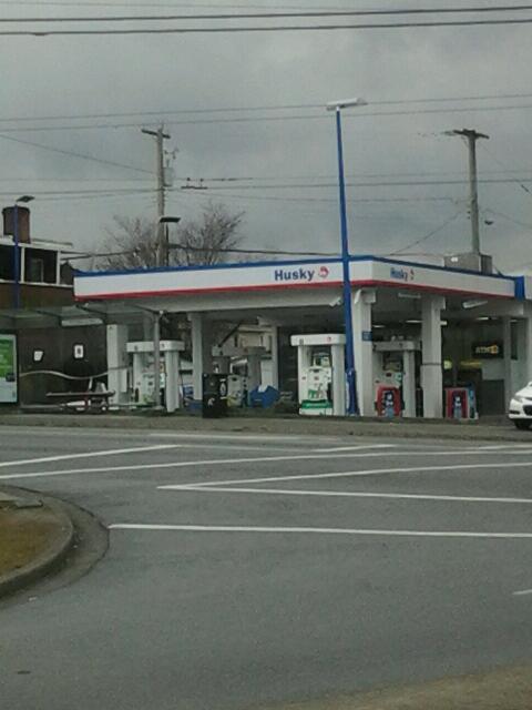 Victoria Drive Mohawk | 4933 Victoria Dr, Vancouver, BC V5P 3T7, Canada