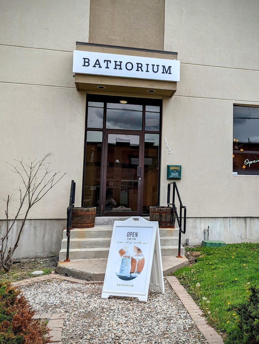 Bathorium | 145 Loretta Ave N, Ottawa, ON K1Y 4W5, Canada | Phone: (613) 435-8520