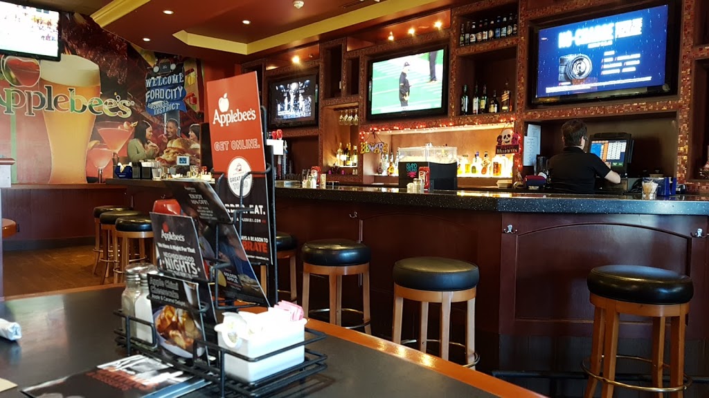 Applebees | 2187, 240 Huron Church Rd #240, Windsor, ON N9C 2L8, Canada | Phone: (519) 972-3000
