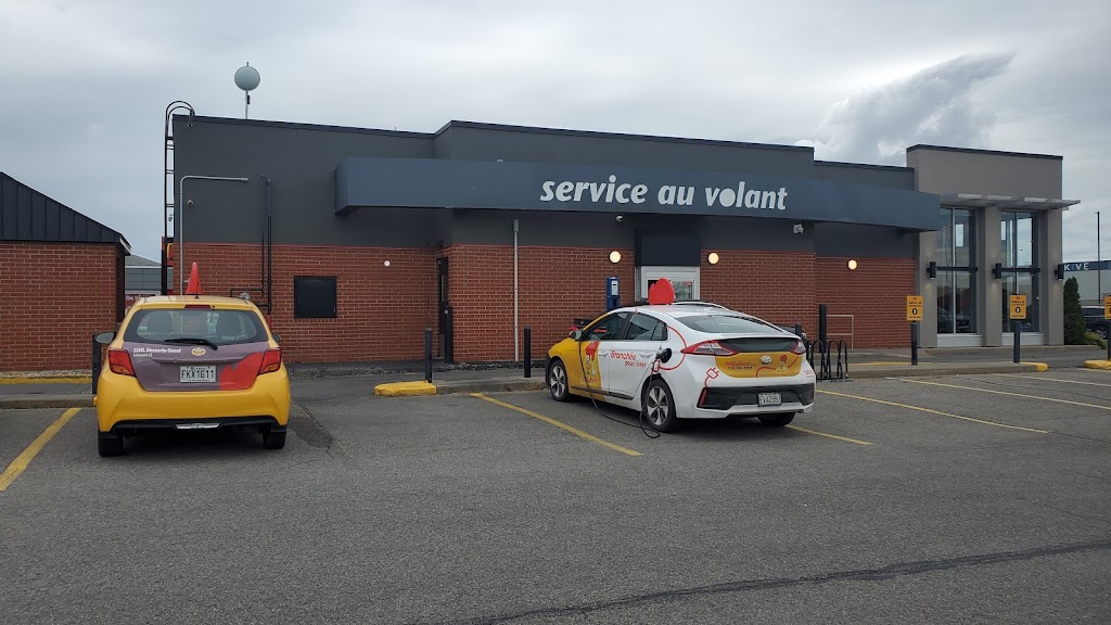 St-Hubert Express | 1150 Autoroute Chomedey Ouest Desserte Ouest Aut 13, Laval, QC H7X 4C9, Canada | Phone: (514) 385-5555