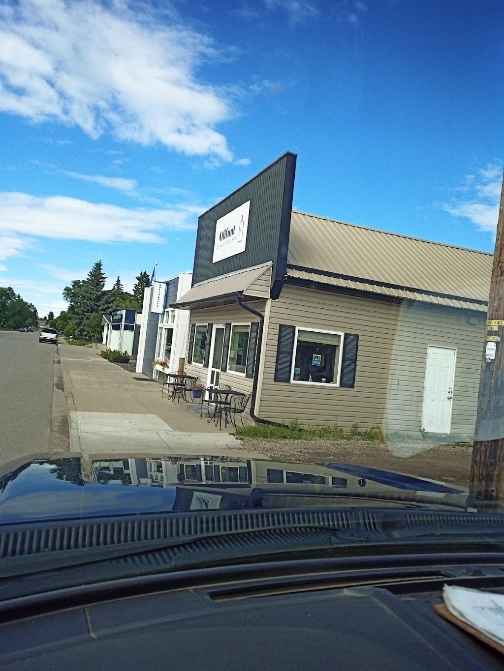 Olifunt Espresso & Wine Bistro | 1112 Osler St, Carstairs, AB T0M 0N0, Canada | Phone: (403) 337-1995