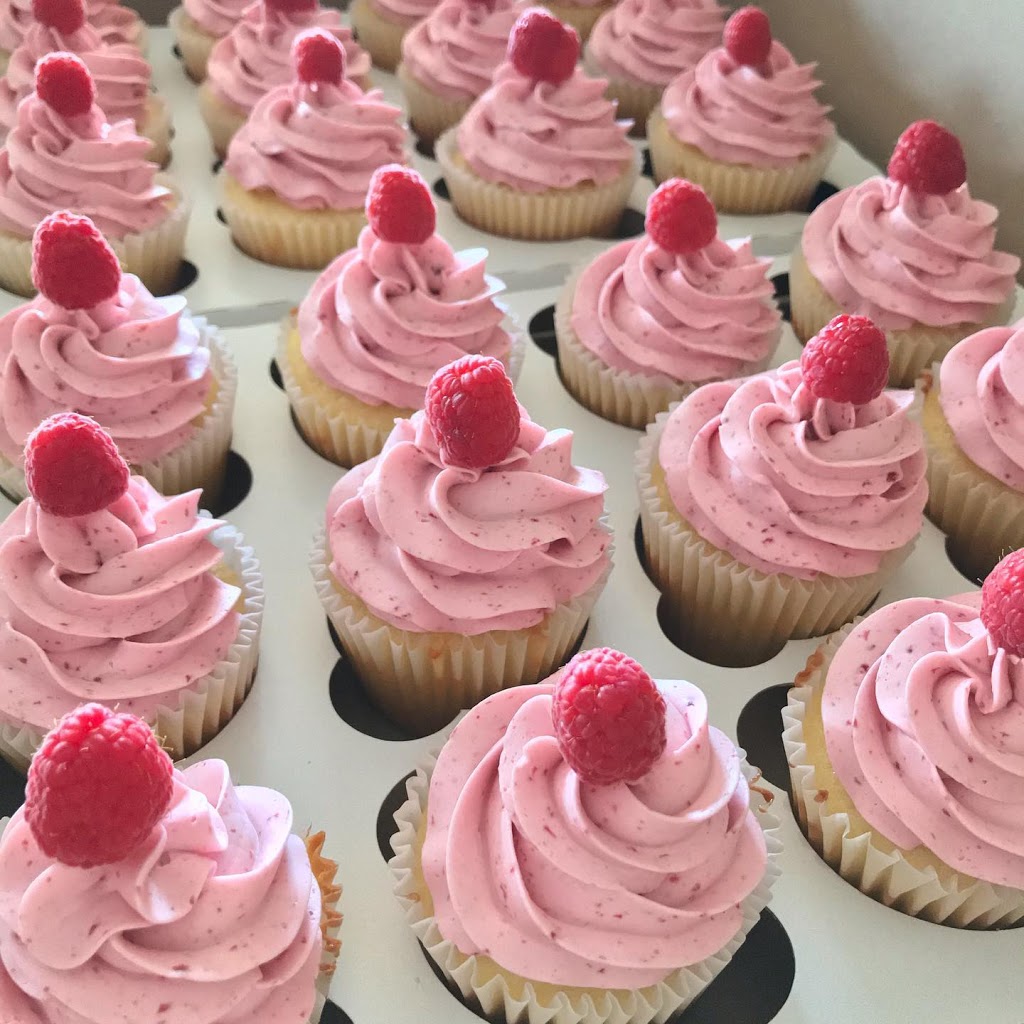 Sweet Couture Cakes | 167 Lady May Dr, Whitby, ON L1R 3M4, Canada | Phone: (289) 988-6810