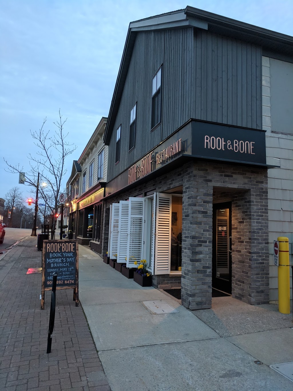Root & Bone | 1469 Pelham St, Fonthill, ON L0S 1E4, Canada | Phone: (905) 892-6474