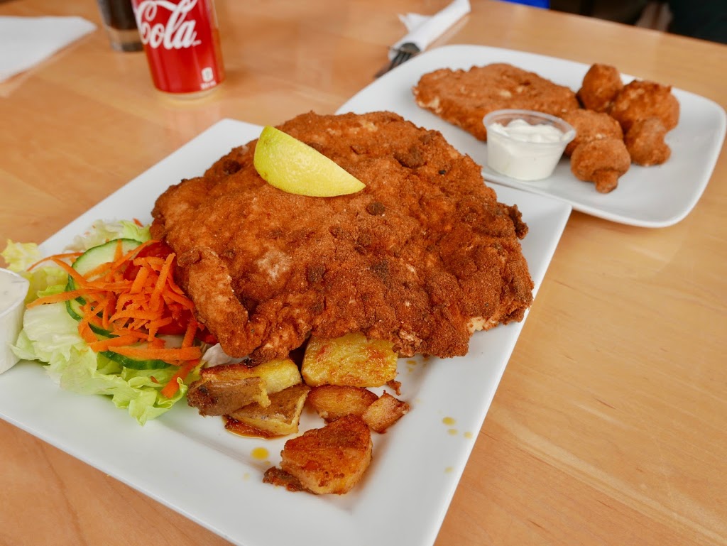 Vs Schnitzel House | 448 Browns Line, Etobicoke, ON M8W 3T9, Canada | Phone: (416) 255-3179