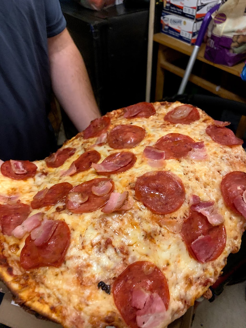Mammas Pizza | 549 Sammon Ave, East York, ON M4J 2B3, Canada | Phone: (416) 466-6500