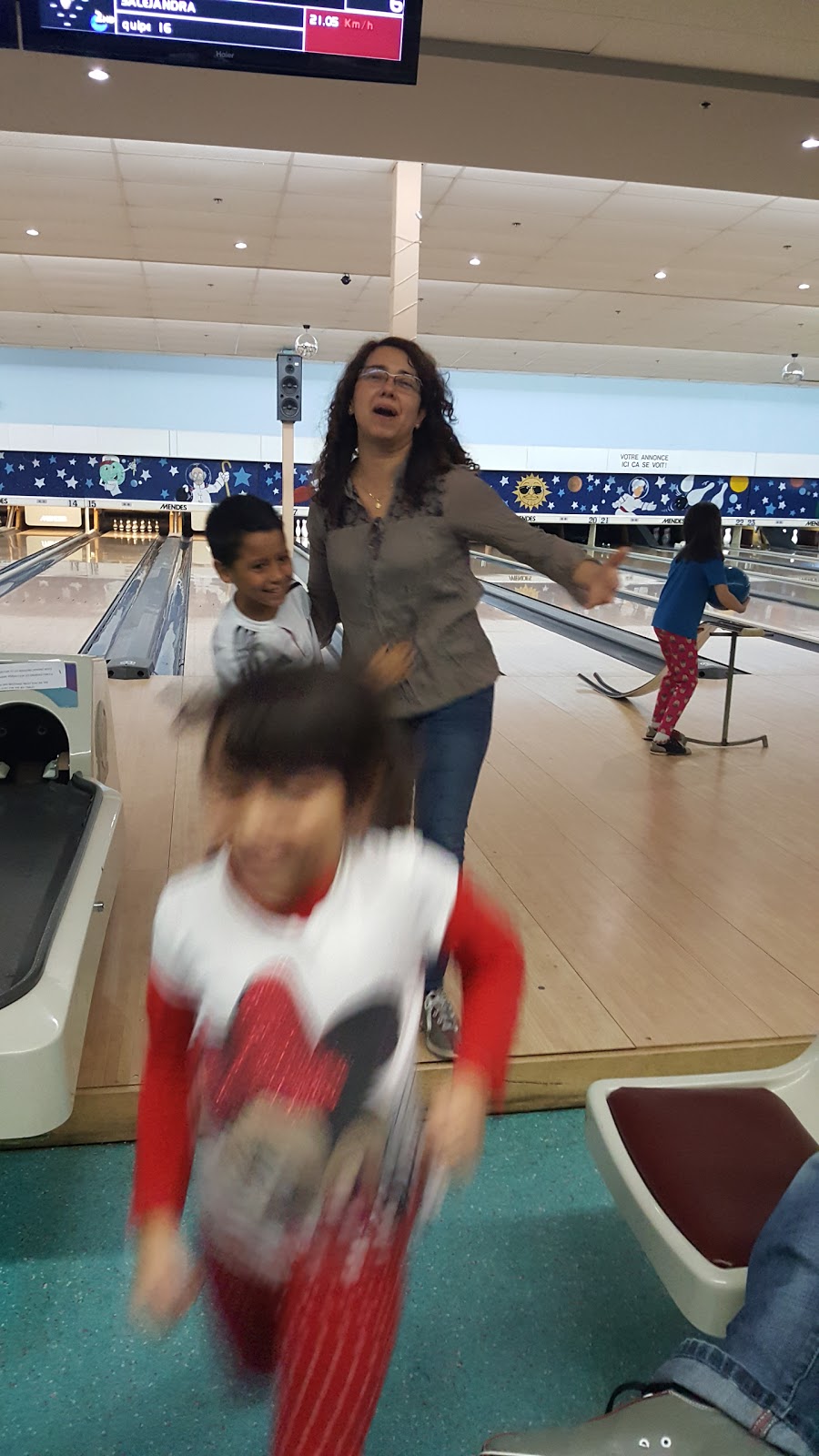 Galaxie Bowling | 90 Rue du Patrimoine, Gatineau, QC J9H 3P4, Canada | Phone: (819) 682-2695