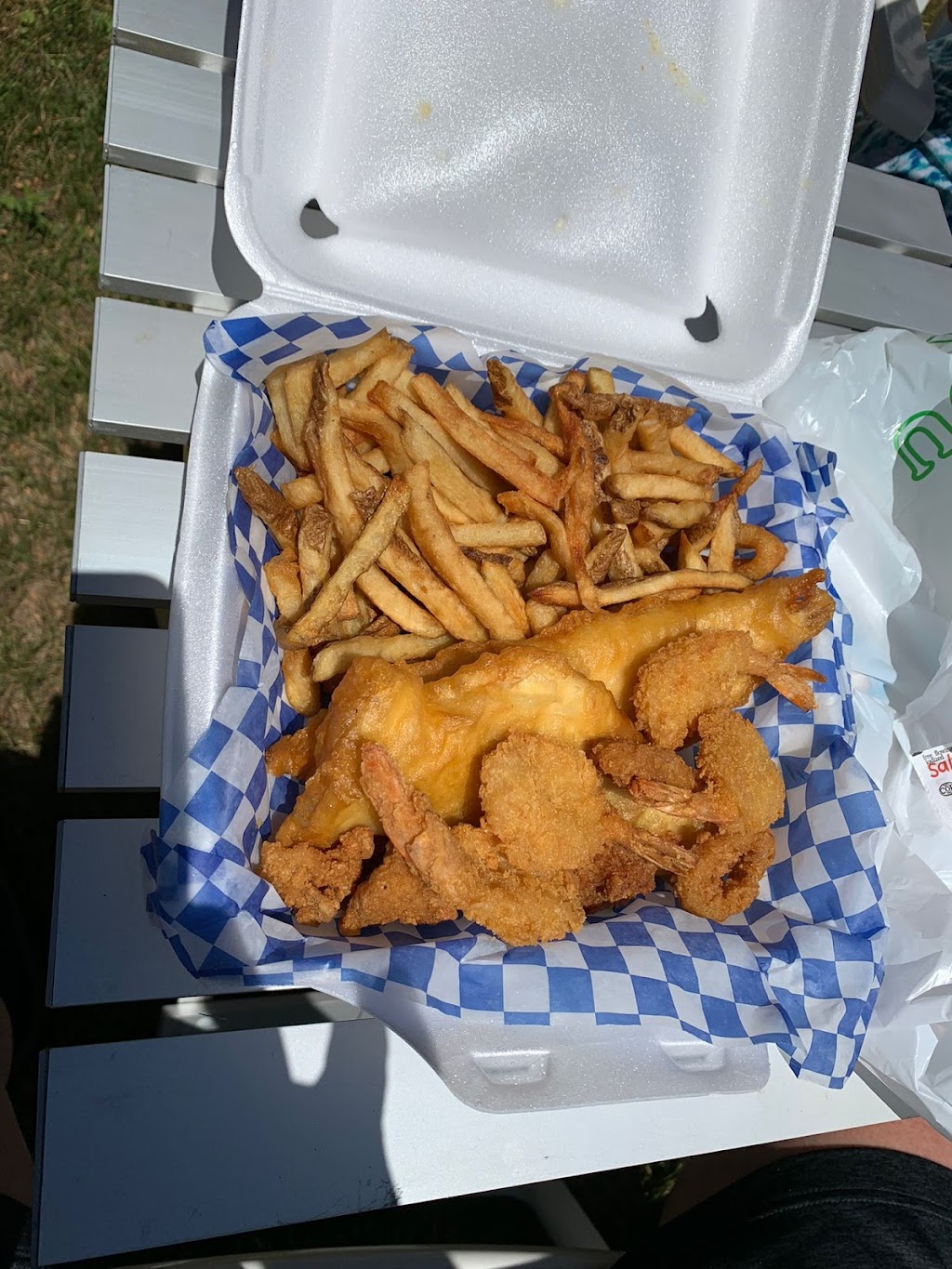 Cottage country fish & chips | 141 Hastings St N, Bancroft, ON K0L 1C0, Canada | Phone: (343) 476-5685