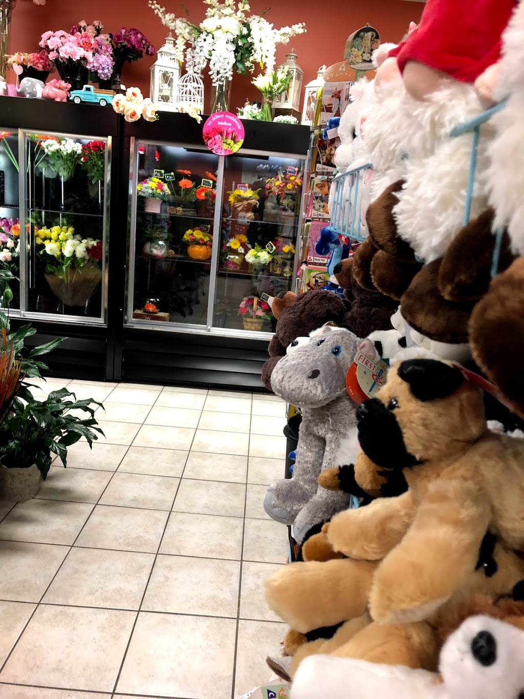 Pattis Flower Boutique | 259 Grange Rd Unit 5, Guelph, ON N1E 6R5, Canada | Phone: (519) 822-0101