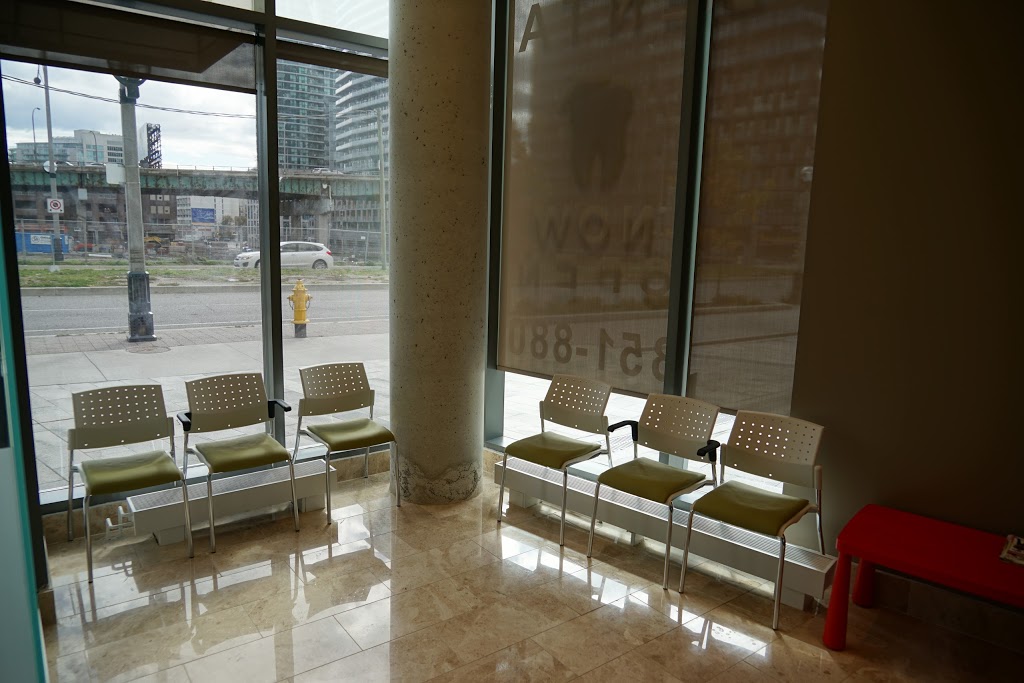 LIBRARY DISTRICT DENTAL | 170 Fort York Blvd Unit 1B, Toronto, ON M5V 0E6, Canada | Phone: (416) 351-8800