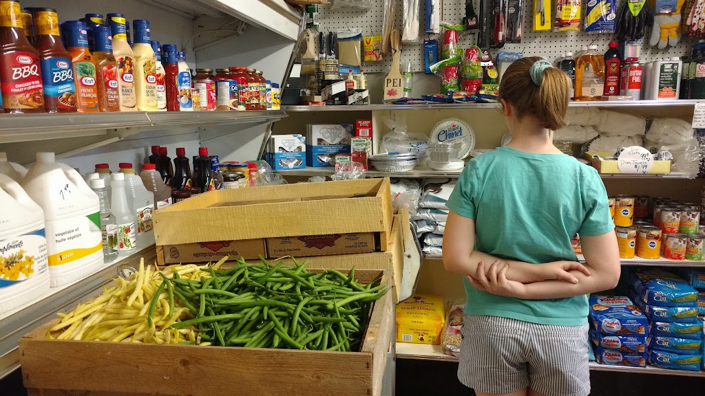 MacKenzies Country Store | 1689 Brackley Point Rd, Harrington, PE C1E 2X1, Canada | Phone: (902) 672-2039