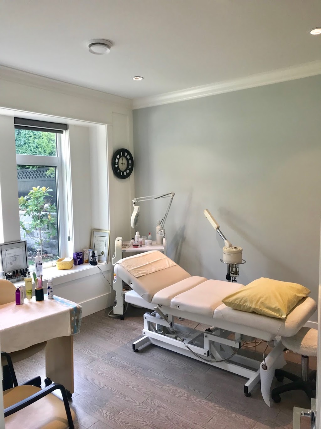 Firoozeh’s Beauty & Spa | 7333 Barnet Rd, Burnaby, BC V5A 1E5, Canada | Phone: (604) 294-5340