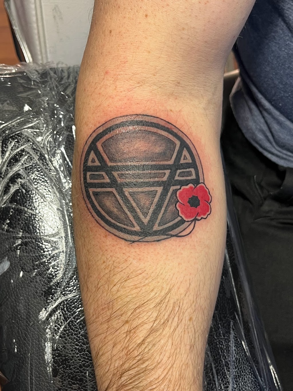 Maverence Tattoo | 57 Ottawa St, Chalk River, ON K0J 1J0, Canada | Phone: (204) 891-0132