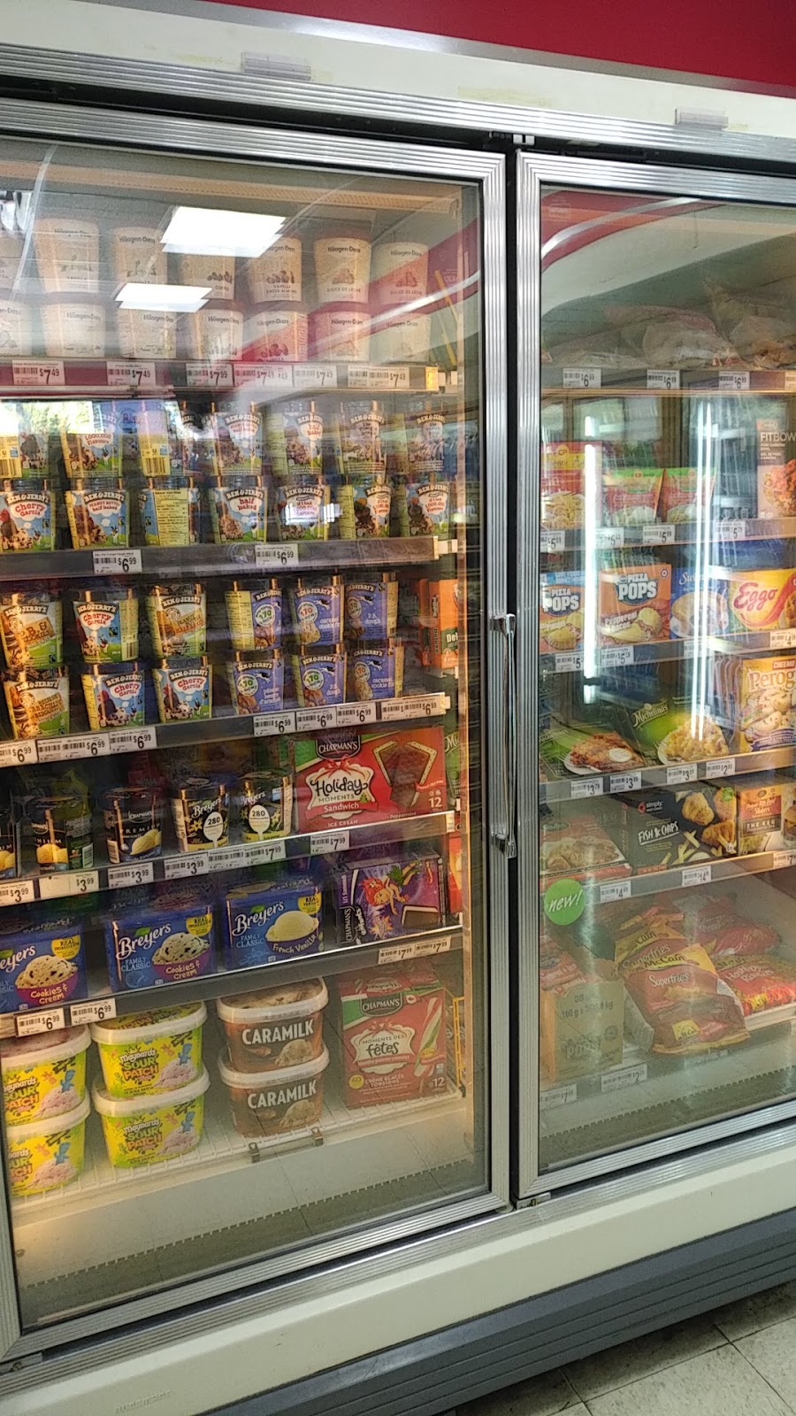 7-Eleven | 4071 Shelbourne St, Victoria, BC V8N 5Y1, Canada | Phone: (250) 356-3149