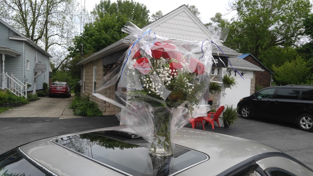 Petals To Please | 5870 Broadway, Lancaster, NY 14086, USA | Phone: (716) 683-1001