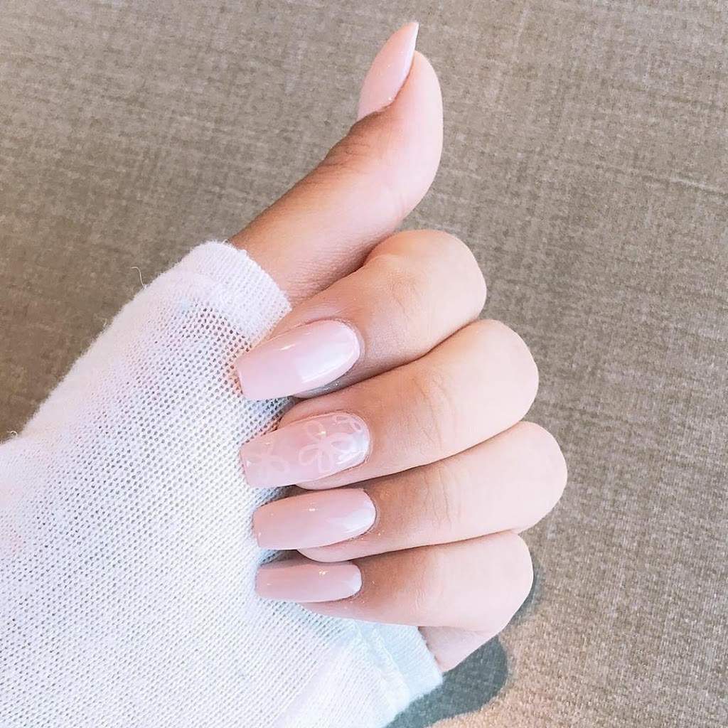J and J Nails and Spa | 880 Ellice Ave, Winnipeg, MB R3G 0C6, Canada | Phone: (204) 955-2883