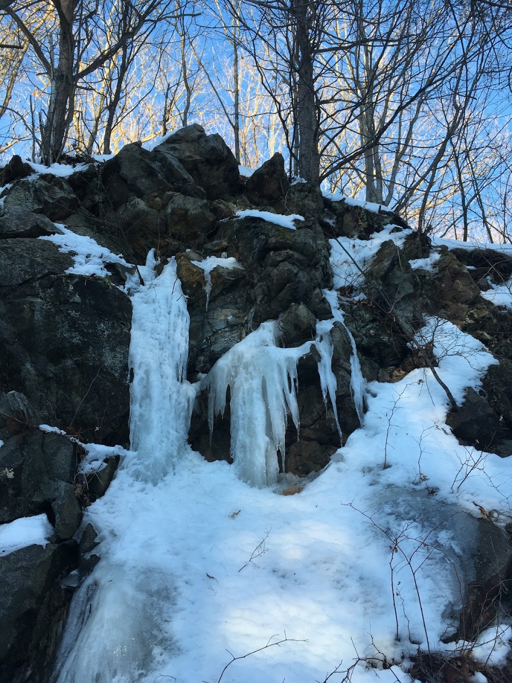 P8 - Chelsea | 331 Chemin du Lac Meech, Chelsea, QC J9B 1H9, Canada