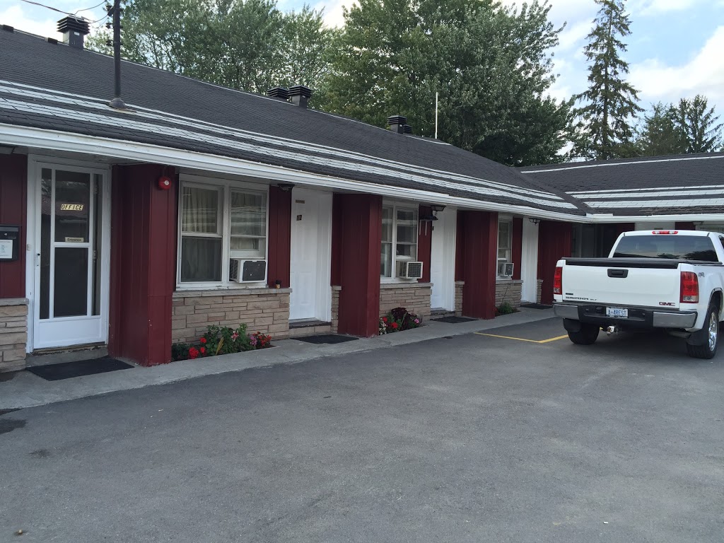 Stardust Motel | 2965 Carling Ave, Ottawa, ON K2B 7J9, Canada | Phone: (613) 828-2748