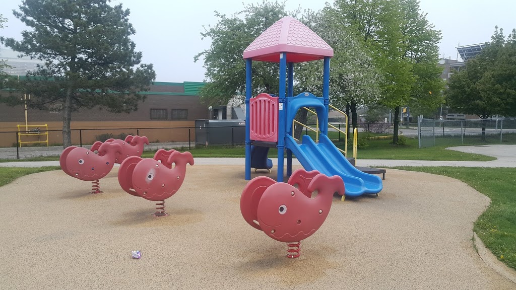 Clarkson Community Centre Playground | 2455 Truscott Dr, Mississauga, ON L5J 2B3, Canada