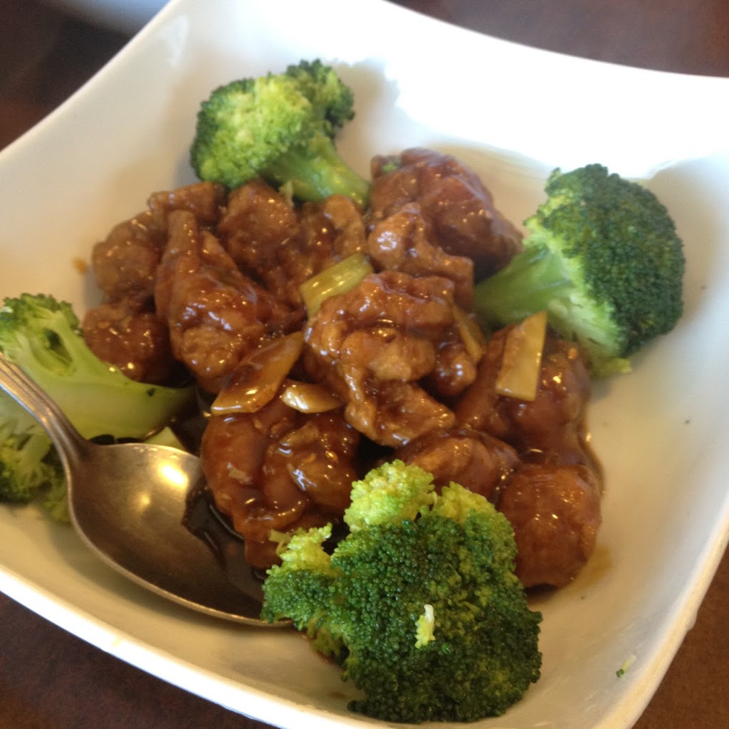 Ridge Garden Restaurant | 4009 Macdonald St, Vancouver, BC V6L 2N9, Canada | Phone: (604) 736-5231