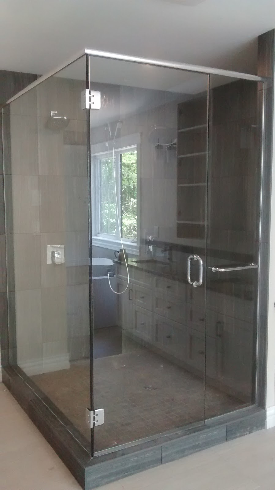 Shediac Glass & Maintenance | 48 Brydges St, Pointe-du-Chêne, NB E4P 3Y9, Canada | Phone: (506) 871-3807