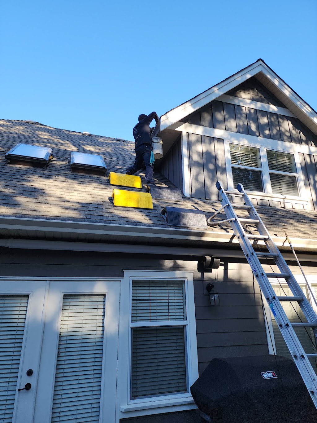 Coastal Shores Window Cleaning | 2530 Cadboro Bay Rd, Victoria, BC V8R 5H9, Canada | Phone: (250) 858-6279