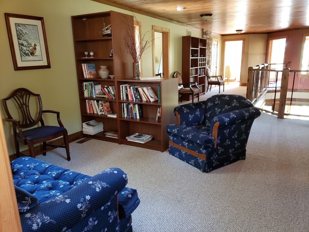 Kingfisher Bay Retreat | 150 Fraser Estates Ln, Lakefield, ON K0L 2H0, Canada | Phone: (705) 313-5112