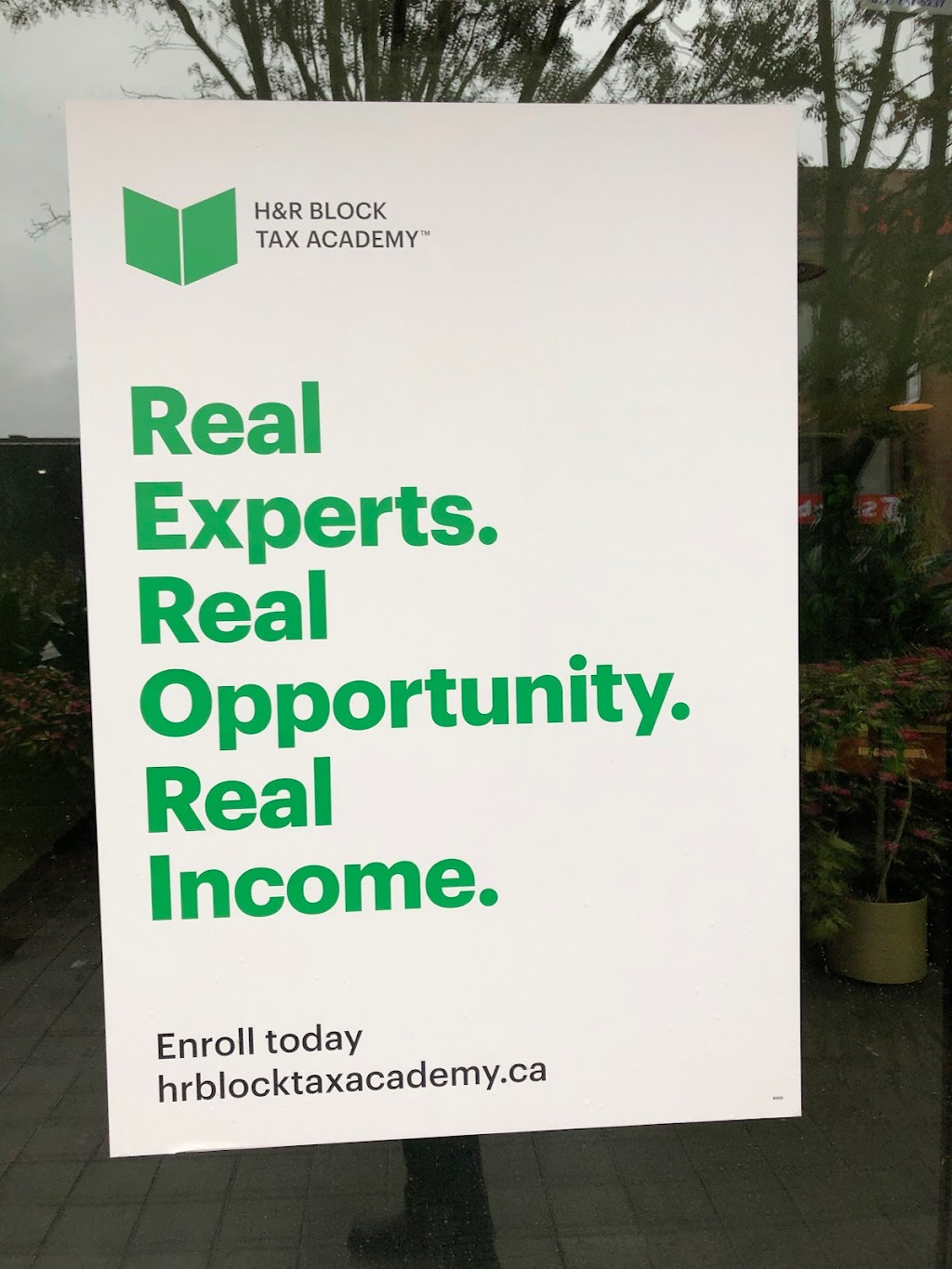 H&R Block | 186 St Paul St, St. Catharines, ON L2R 3M2, Canada | Phone: (905) 682-8625
