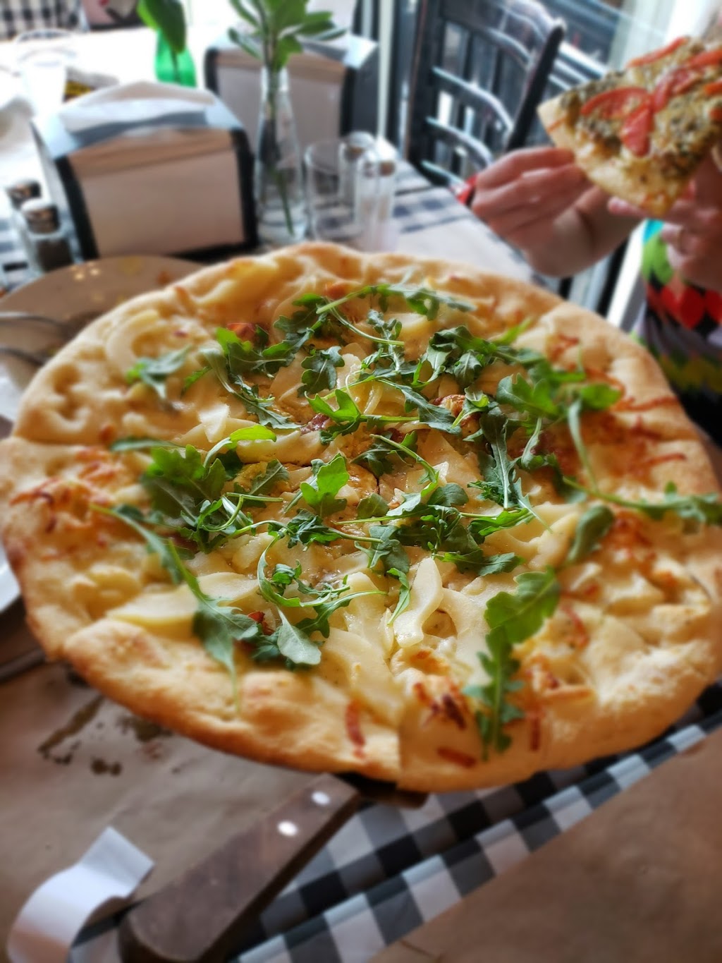 Lucky Italiano Restaurant | 23 Water St, Windsor, NS B0N 2T0, Canada | Phone: (902) 798-5999