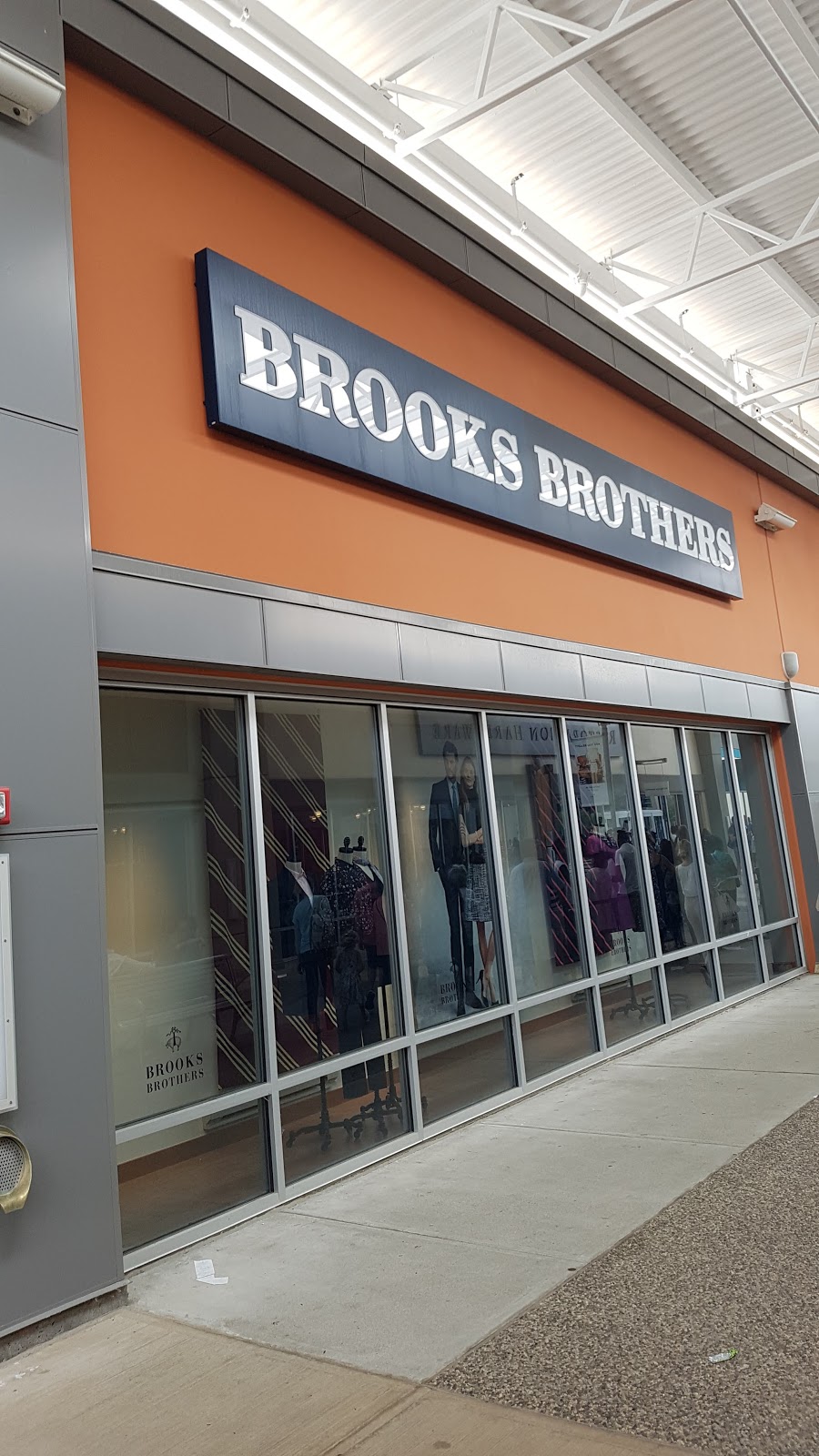 Brooks Brothers Factory Outlet | 13850 Steeles Ave W Space 712, Halton Hills, ON L7G 0J1, Canada | Phone: (905) 878-0303